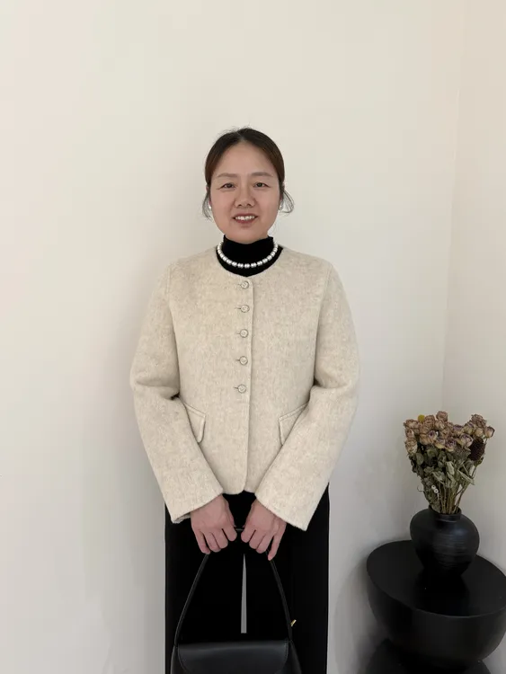 中年妈妈秋装毛呢短外套2025新款中老年女春秋季气质圆领开衫衣服