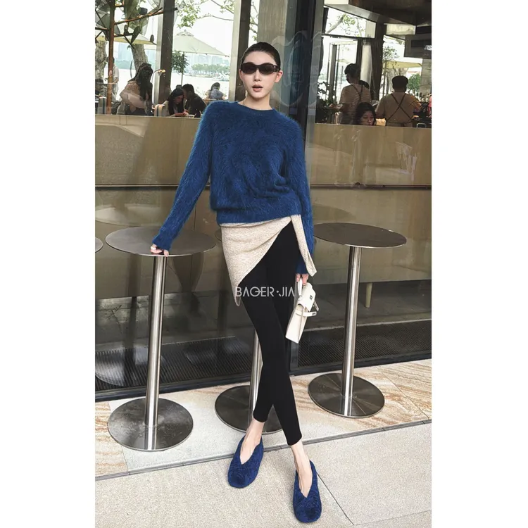 88-宝儿家含幂BV104225309冬季款丰盈蓬松手感柔和软糯山羊绒上衣