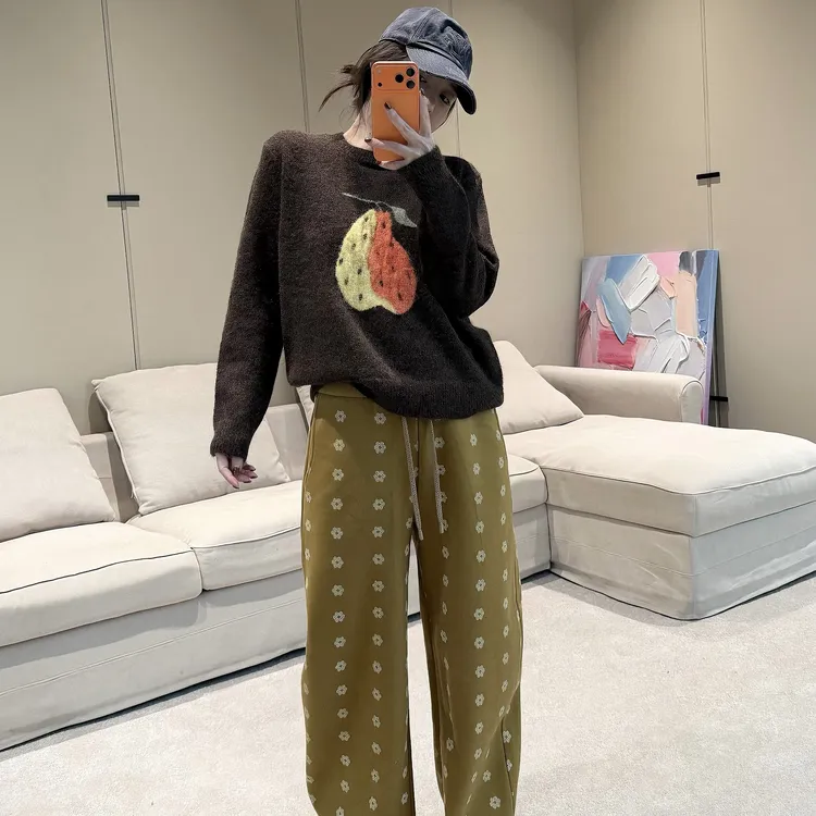 BETTERJOELAY -【草莓栗栗】羊毛时尚圆领套头毛衣休闲风WS922123