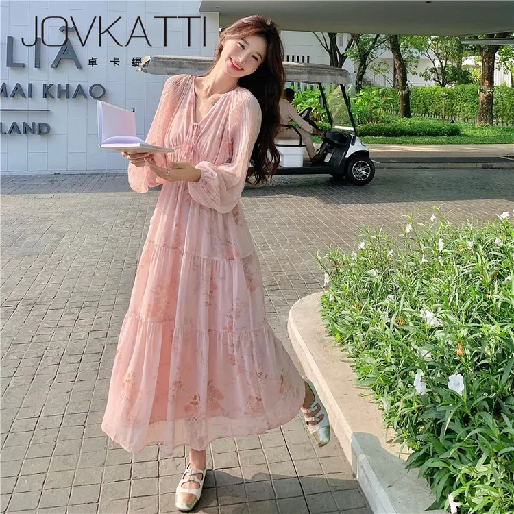 法式高级感洋装连衣裙女春秋2025新款V领甜美休闲韩版碎花裙
