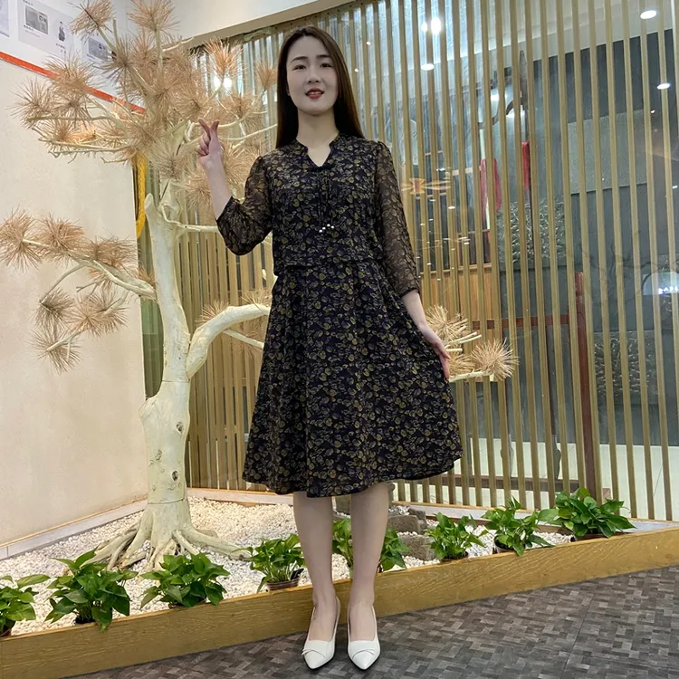 春夏新款时尚七分袖碎花连衣裙2025新中式印花减龄遮肉显瘦妈妈裙