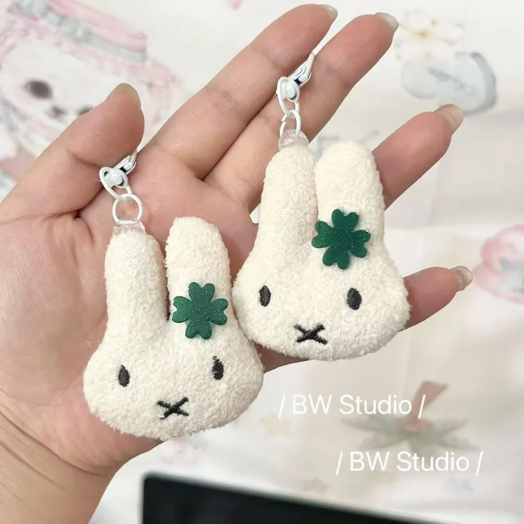 幸运四叶草Miffy米菲兔毛绒钥匙扣包包挂饰可爱卡通公仔玩偶