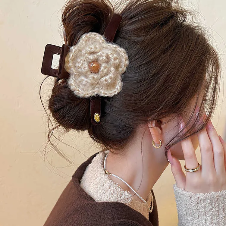 温柔定格_抓夹女毛线花朵鲨鱼夹AB面发夹2025新款秋冬发饰高级感