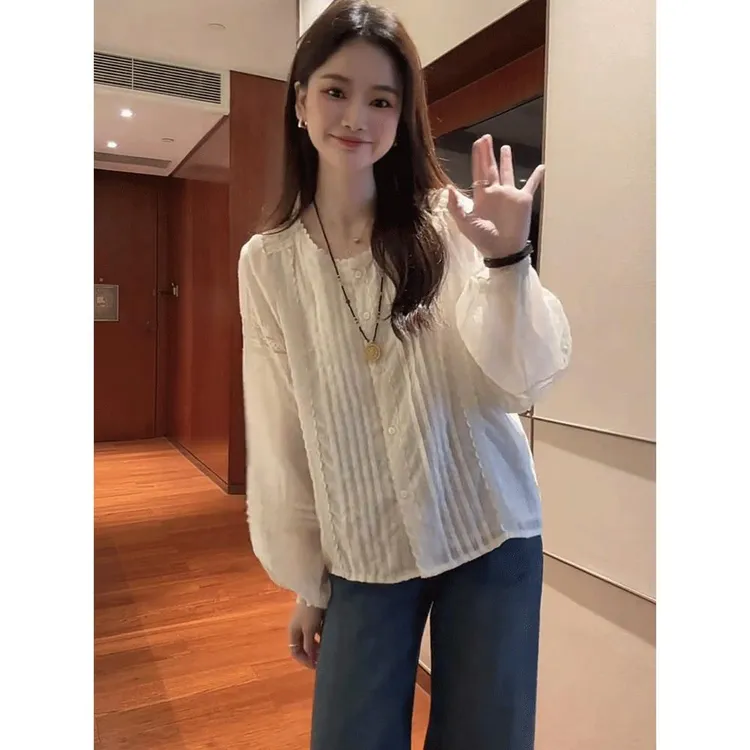 法式蕾丝圆领长袖衬衫女春秋季设计感新款洋气减龄设计感小众上衣