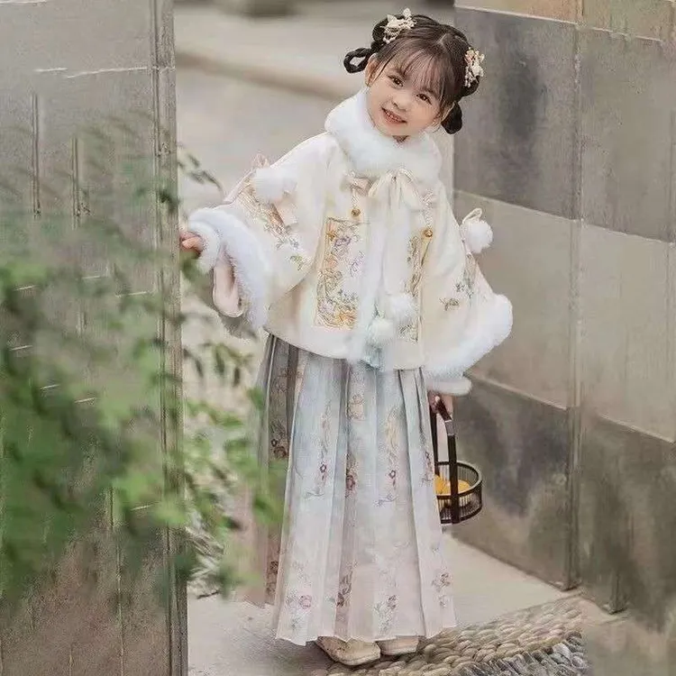 汉服女童儿童秋冬2025古装马面唐装拜年加厚过年新款冬季套装
