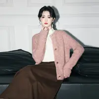 粉色圆领毛衣外套女春秋2025秋季新款设计感温柔软糯针织开衫上衣