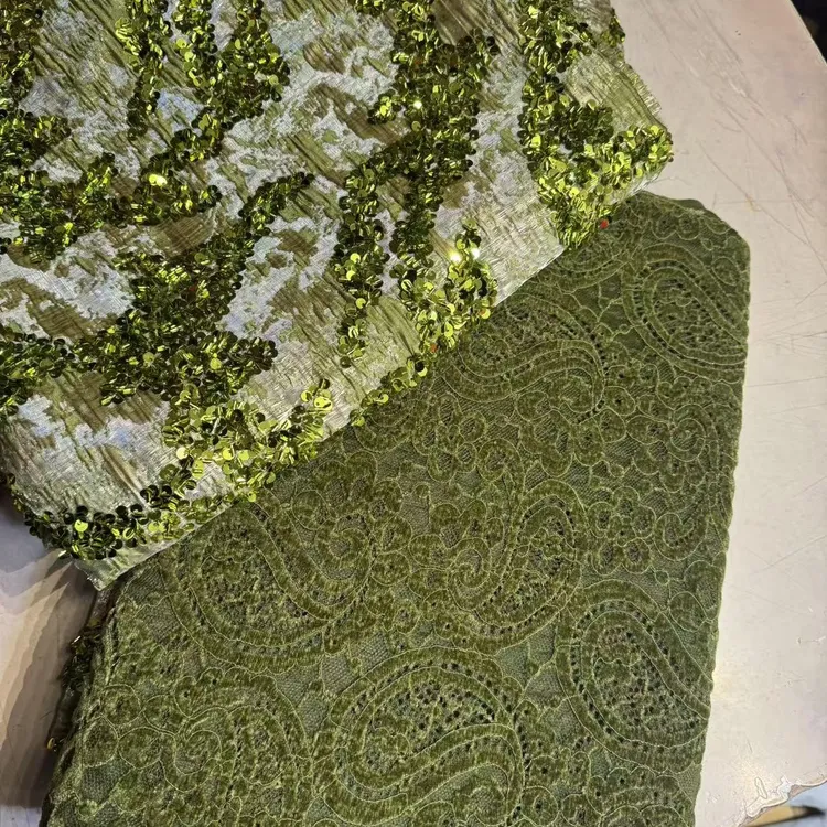 [搭配]سەيۋە رەڭ بىرتو新款网纱一套款布料