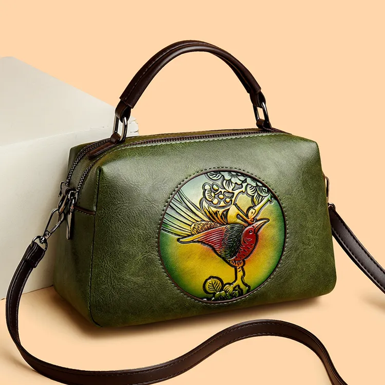 车缝线民族风耐磨斜挎包软皮枕头包女士包时尚波士顿简约时尚8021