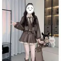 【莹莹推荐】早秋设计感衬衫拼接皮衣外套遮肉显瘦百褶裙套装
