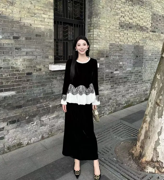 【现货送运费险】猫七七2025秋新款洋气时尚百搭拼接蕾丝半身裙套装