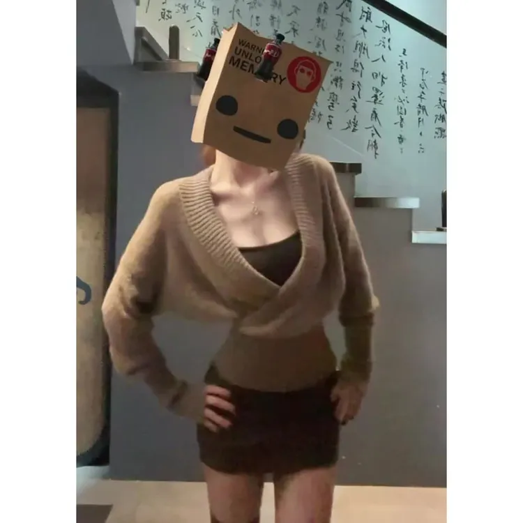 韩系纯欲V领长袖针织毛衣女秋冬修身显瘦收腰内搭吊带半身裙套装