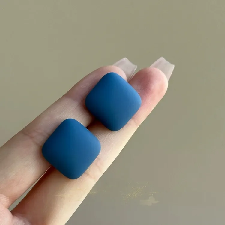 非金属树脂耳饰 磨砂方形简约几何方块耳钉女2025新款复古港风商品图