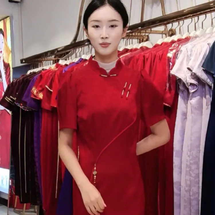 170521朱紫褕红色年轻中式婚宴旗袍复古女款礼服敬酒服订婚宴旗袍