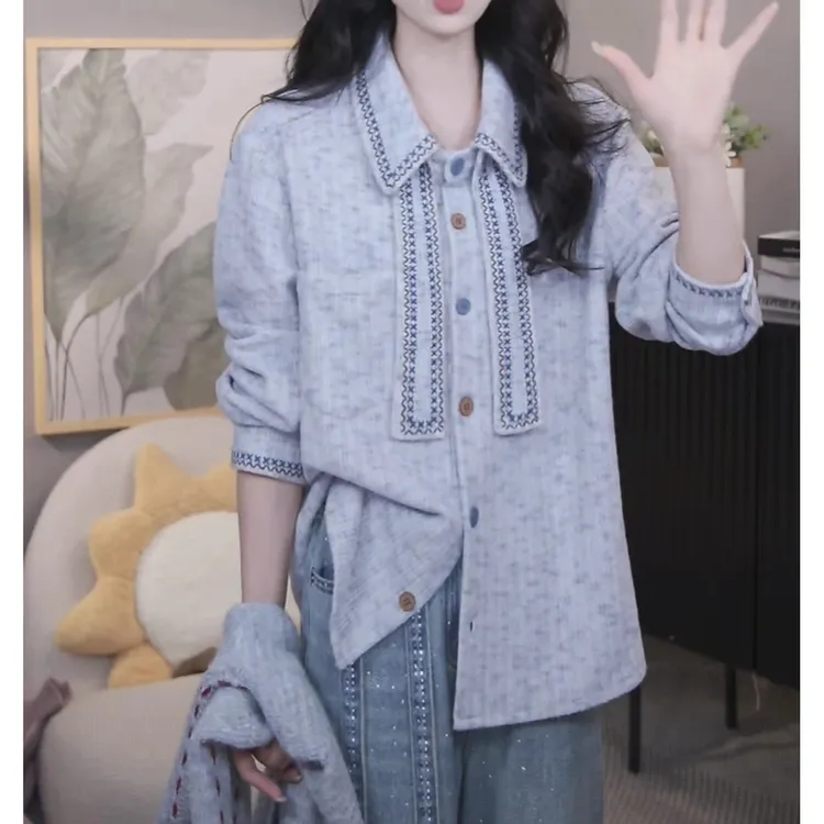 高级感韩范彩扣POLO领衬衫女秋冬新款气质时尚百搭刺绣超好看上衣