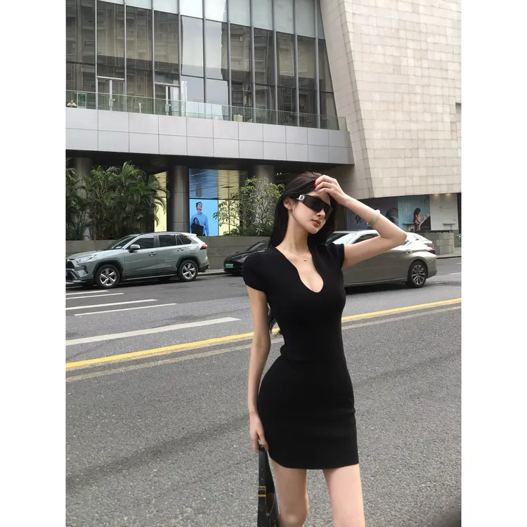 性感纯欲V领短袖连衣裙女秋季紧身包臀裙辣妹短裙黑色长裙女6702