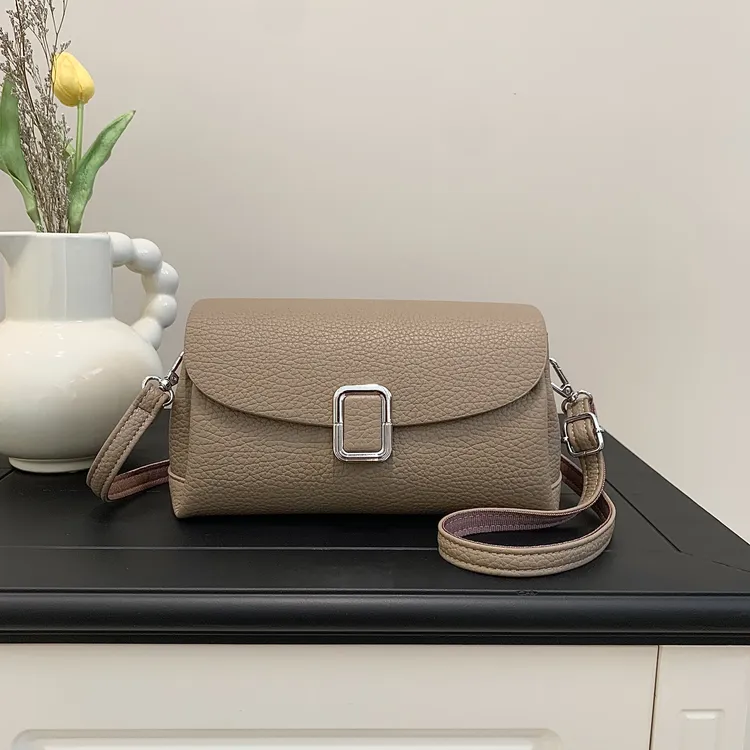 O2025高级感风琴包轻奢设计师款包包女时尚单肩斜挎通勤包小众