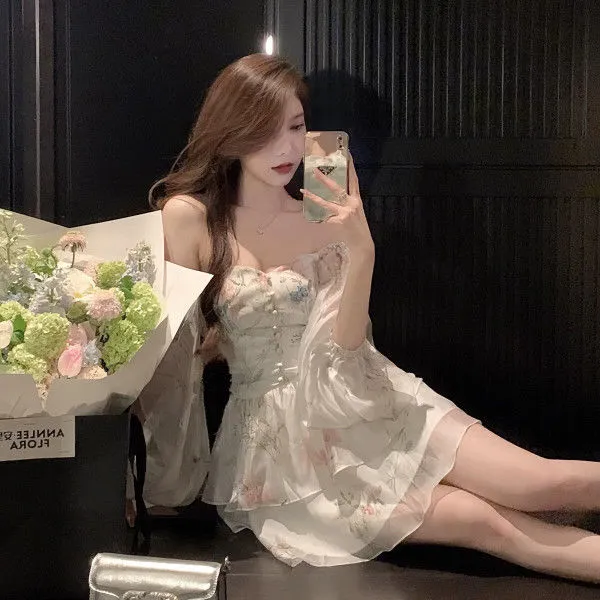 超仙雪纺碎花连衣裙裙子女夏季感气质仙女不规则裙收腰小个子短裙