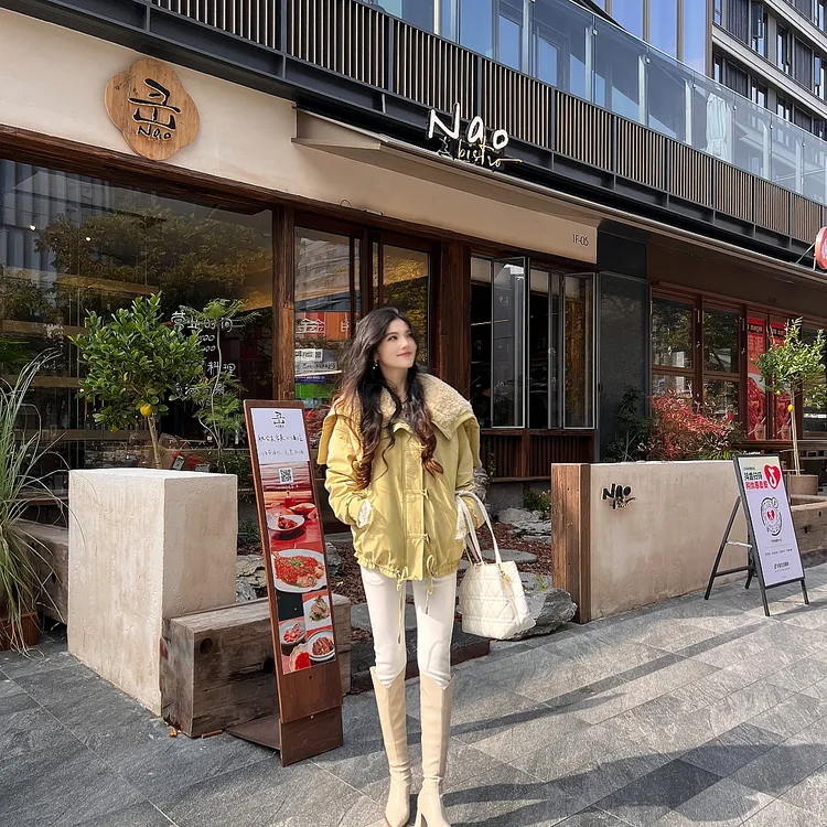 LA.Sheila“精灵2.0版”90白鸭绒 牛角扣羽绒服254-YRF/1023-98180