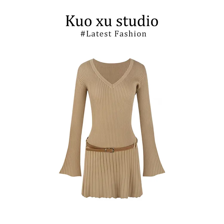 连衣裙秋季新款纯色时尚百搭复古气质长袖微喇修身百褶针织裙女