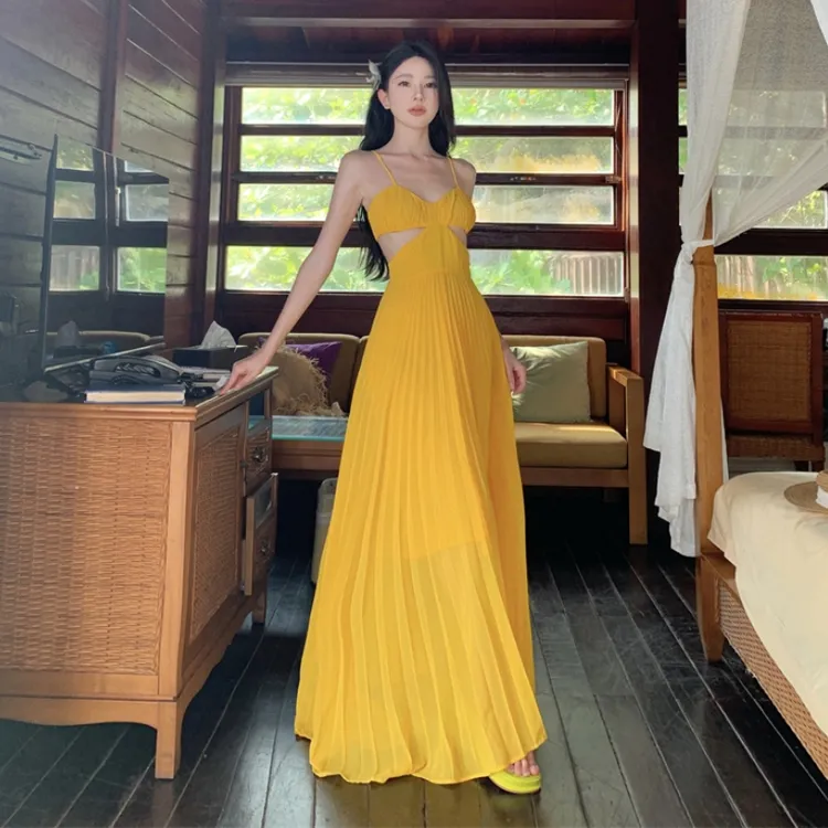 高端礼服裙巴胺设计感长裙海边度假露背吊带连衣裙沙滩裙长裙