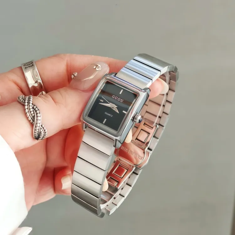 古欧新款手表女款轻奢小众高级感通勤百搭复古简约方形女士手表