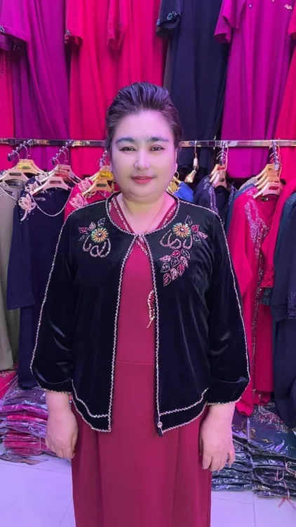 《ipargul女装店》大妈金丝绒高档外套 质量非常好