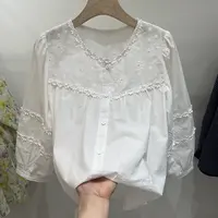 韩系白色7分袖衬衫女春夏2025新款别致减龄刺绣立体花朵小衫上衣