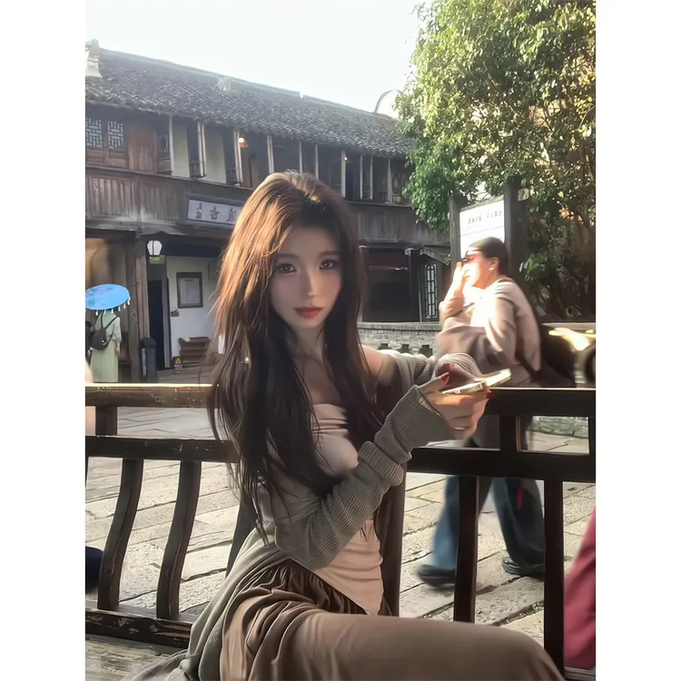 法式复古灰色开衫毛衣外套女秋季高级感气质披肩针织衫休闲阔腿裤