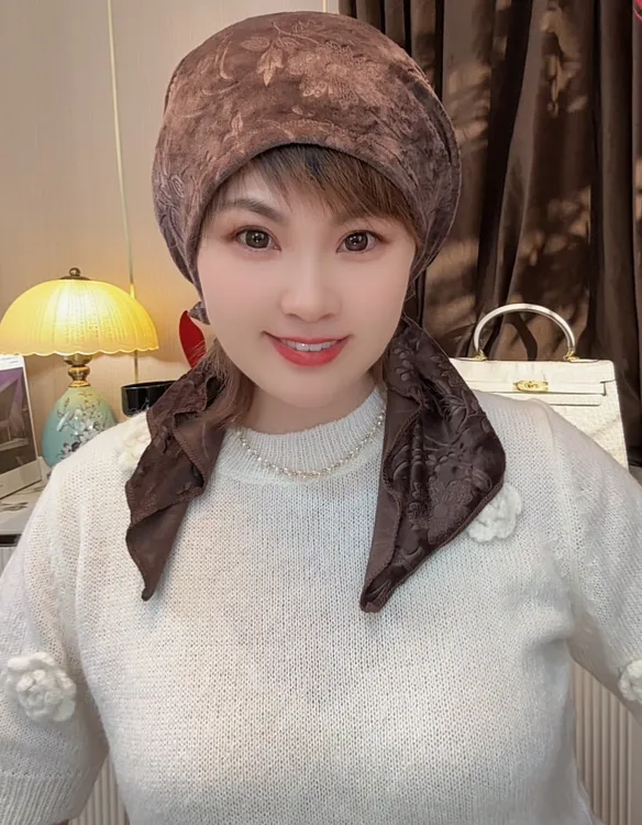 新款秋冬保暖洋气飘带包头帽女百搭骑车帽遮白发包头帽