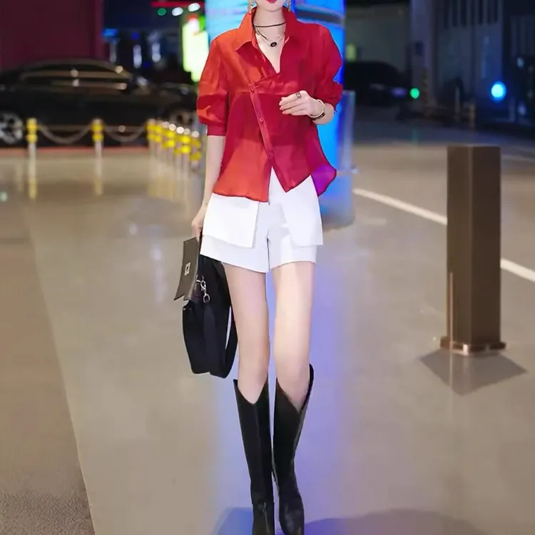 赫本风2025爆款网红女装红色显白净版时髦上衣白色叠加短裤轻熟风