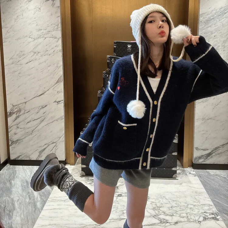 BETTER JOELAY-【金扣谧蓝】羊毛时尚毛衣秋冬保暖慵懒舒适LL6272