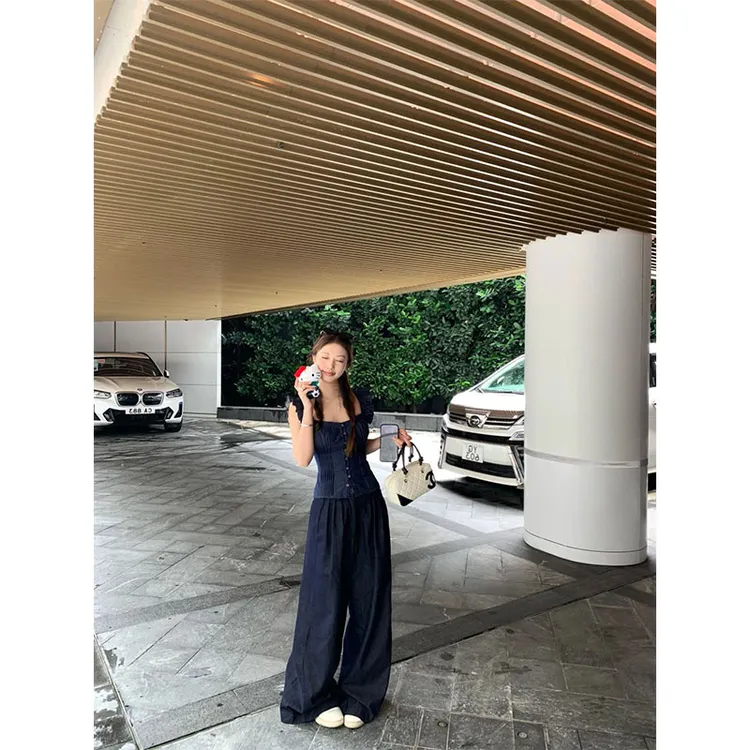 夏日新款2025甜辣风设计感方领花边袖修身上衣高腰垂感宽松阔腿裤