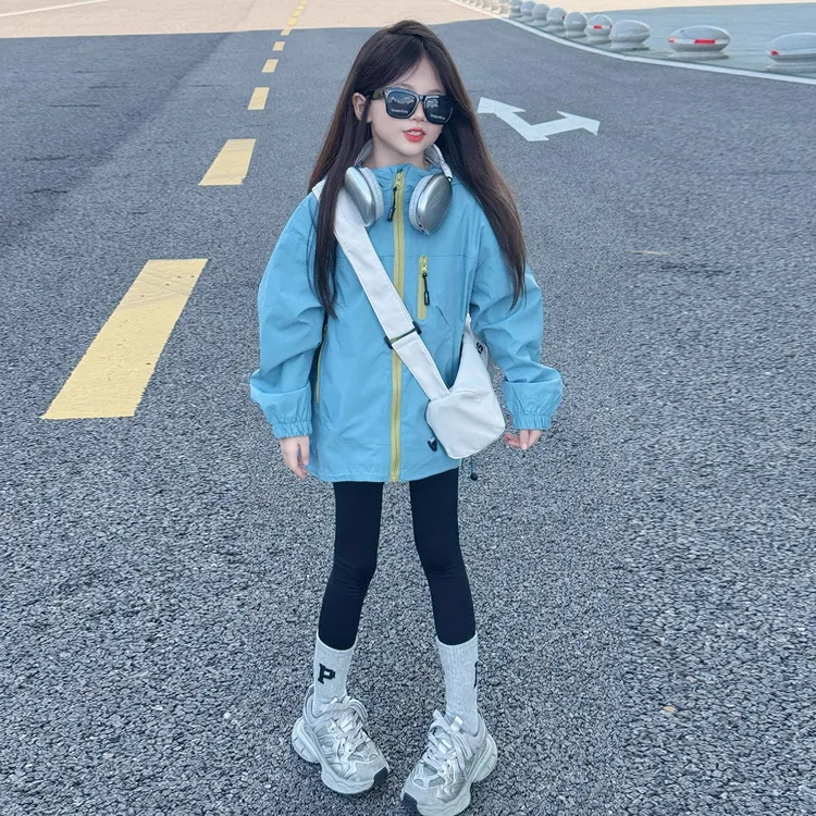 女童独特漂亮外套秋装2025新款女大童炸街冲锋衣儿童秋季洋气风衣