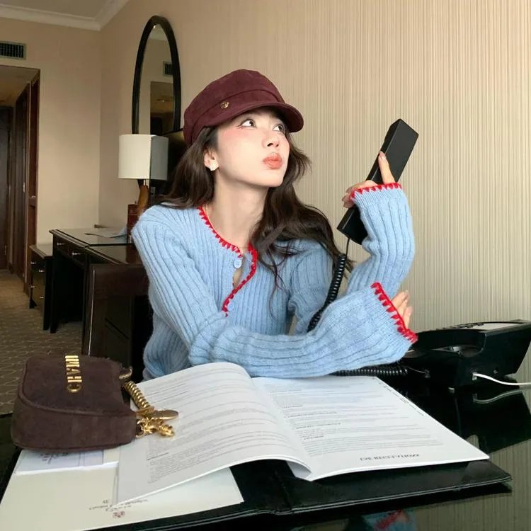 法式撞色单排扣针织开衫女冬季新款气质收腰打底上衣ins