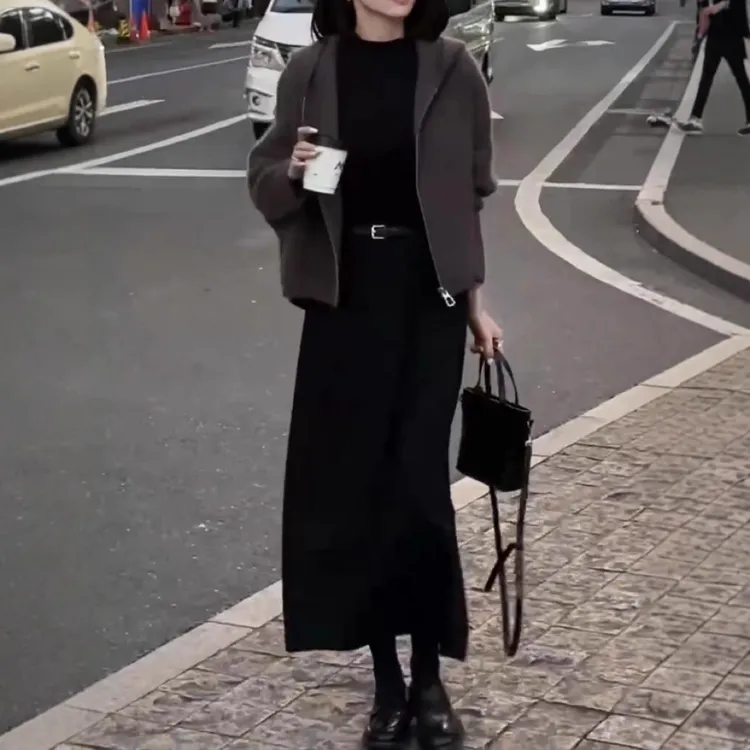 新款气质百搭短款搭配休闲裤大码女装