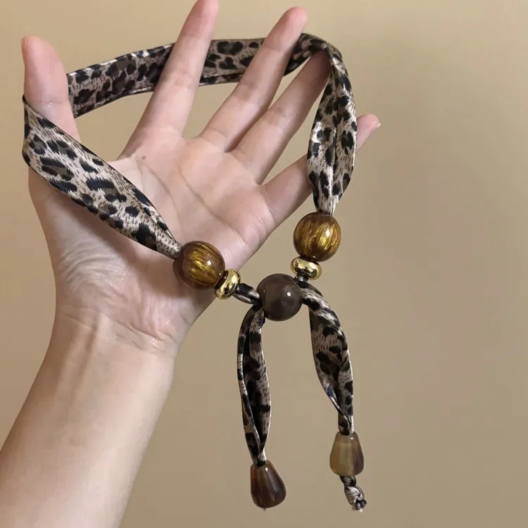 复古秋冬豹纹丝巾项链女2025新款美拉德小众设计感串珠长款毛衣链