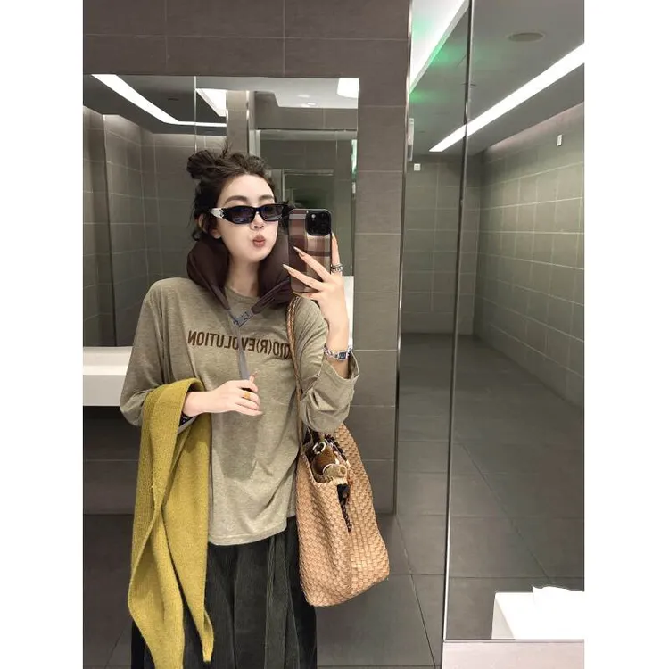 大方得体穿搭慵懒松弛ootd一整套女秋装巨好看上衣宽松裤裙两件套