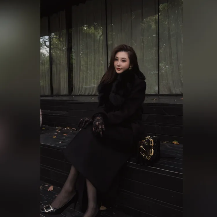 KIKI【香阀世家】冬季高级轻奢设计师款秋冬狐狸毛领大衣5Q32130