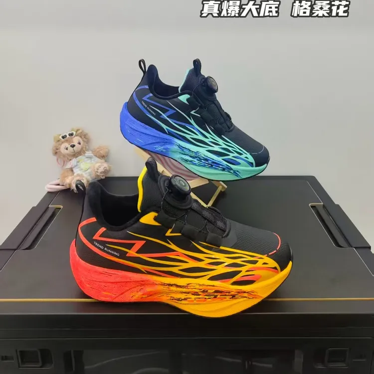 冬季新款二棉皮面学生运动跑鞋爆米花防滑贴片底减震