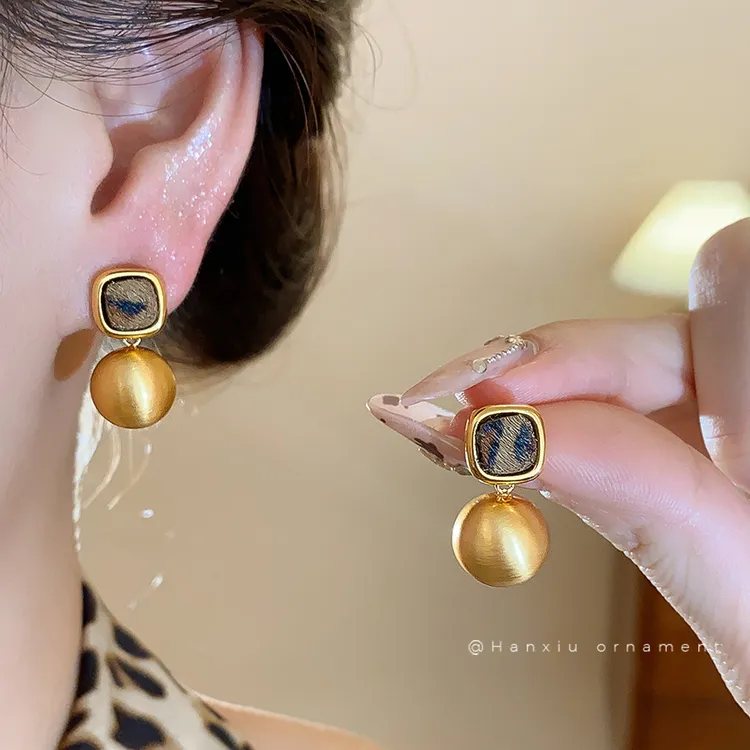 925银耳饰 真金电镀银针豹纹拉丝耳钉轻奢时尚百搭气质小众秋冬