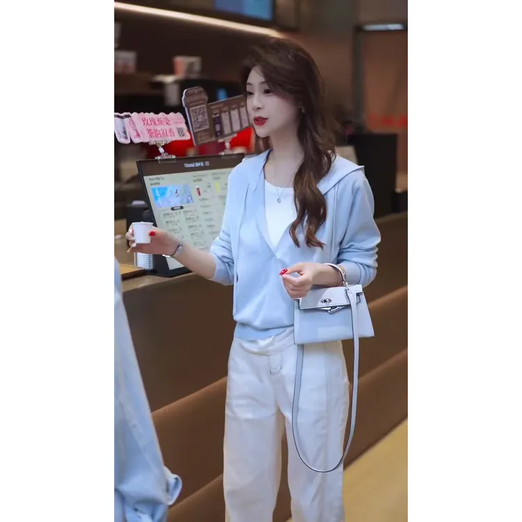 AMI.FS  温柔穿搭2025年新款百搭假两件撞色长袖上衣牛仔裤两件套