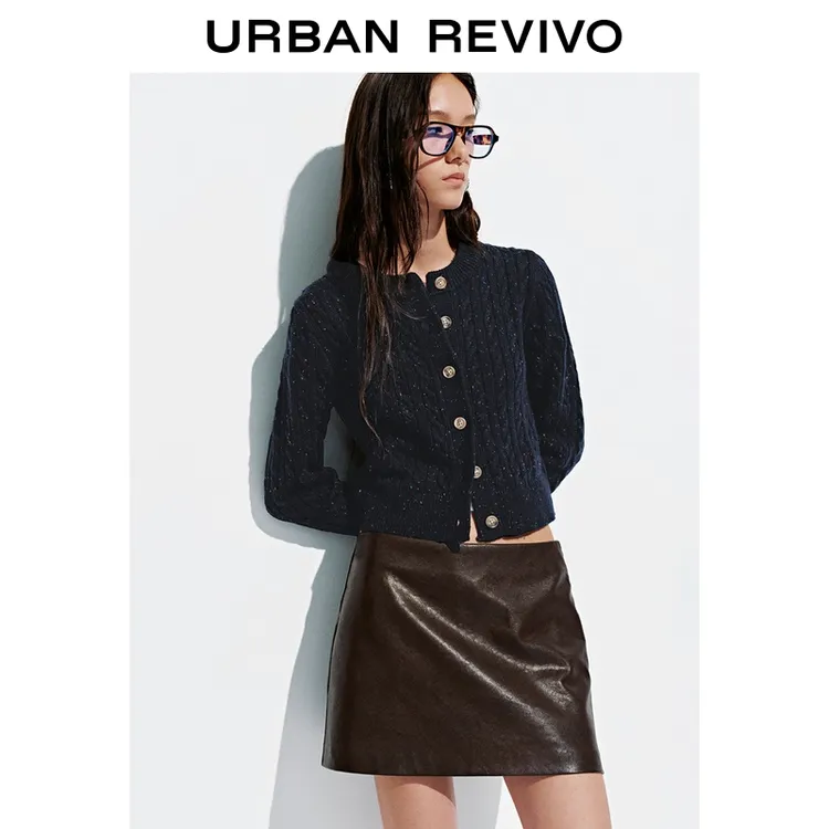 UR2025秋季新款女装休闲绞花彩色碎点排扣针织开衫UYL950201+