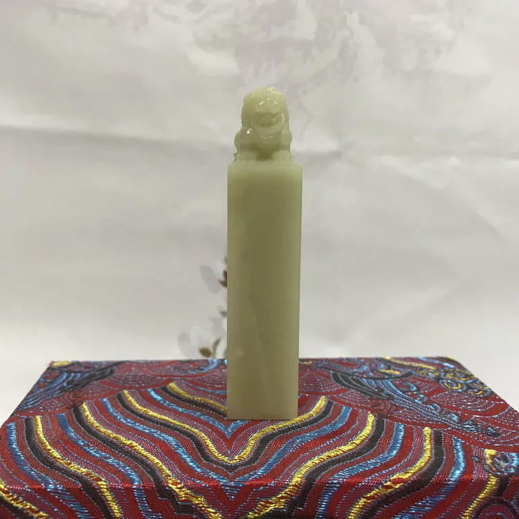 青田石钮章1.5×1.5×7.3已上蜡