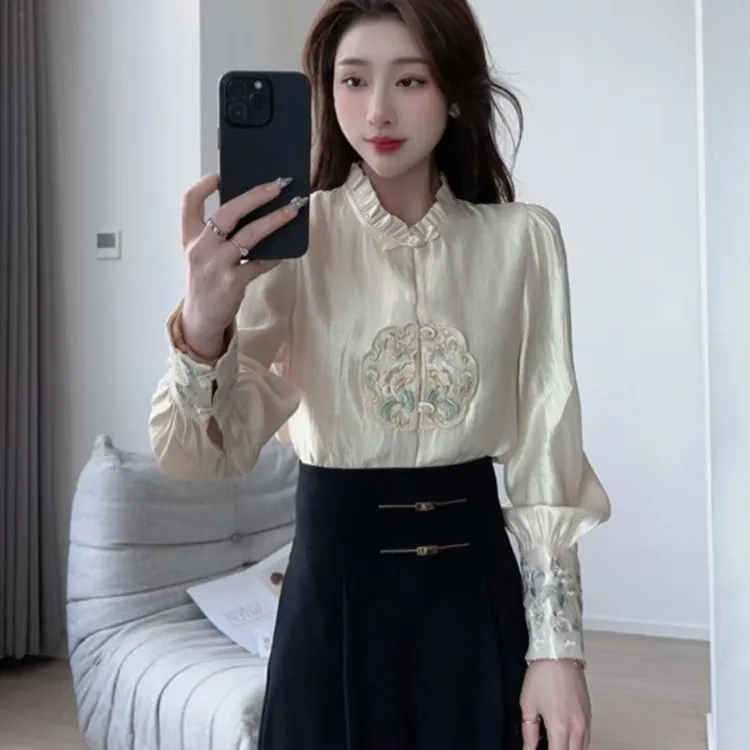 重工刺绣国风盘扣新中式长袖衬衫女新款洋气法式小衫上衣女