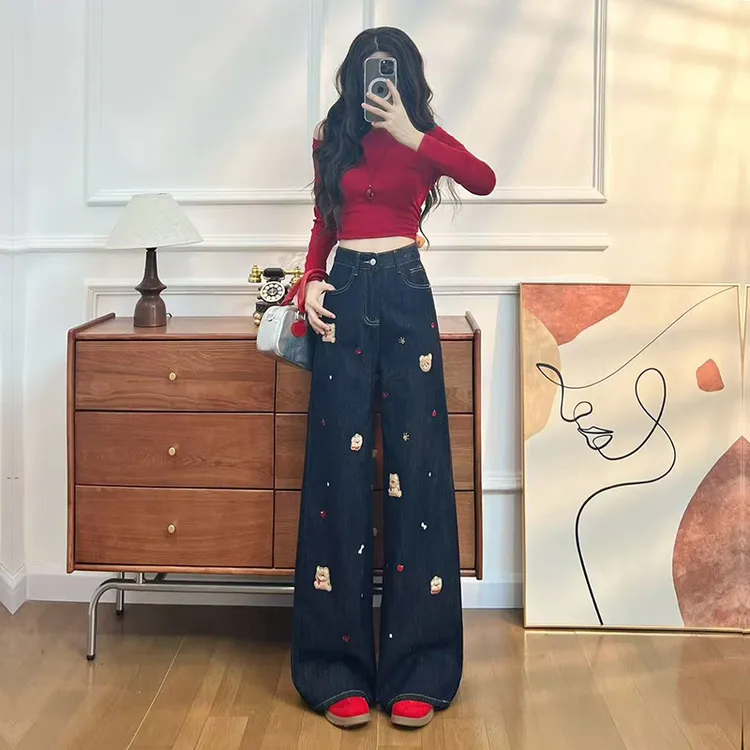 卡通刺绣阔腿牛仔裤女春秋季2025新款宽松显瘦减龄超火直筒裤子女