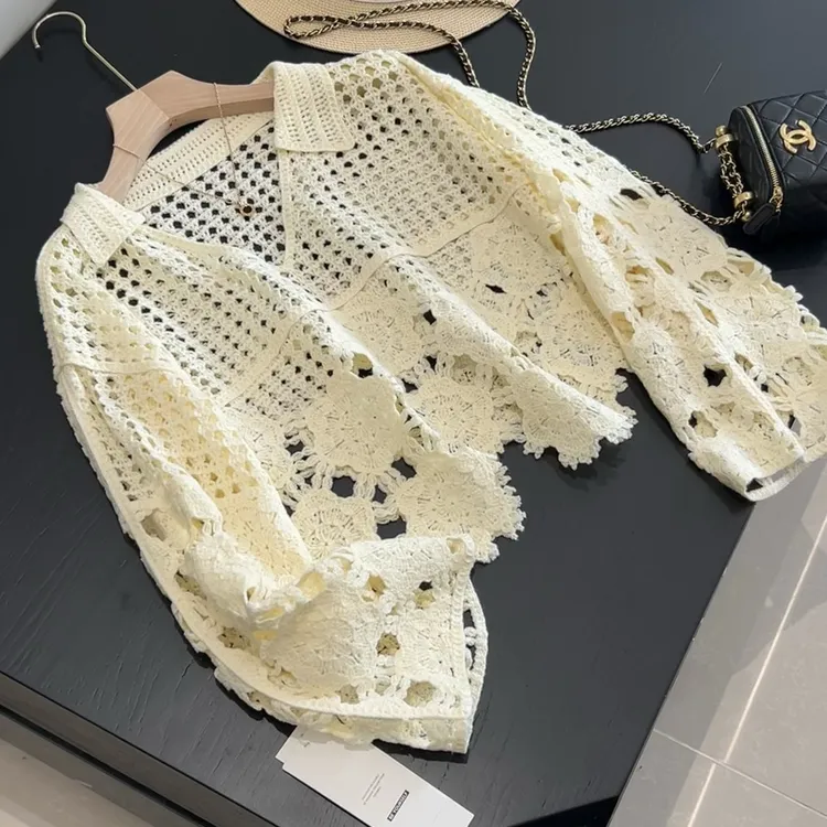 翻领镂空针织衫女浪漫复古文艺小众甜美短款钩花毛衣秋装