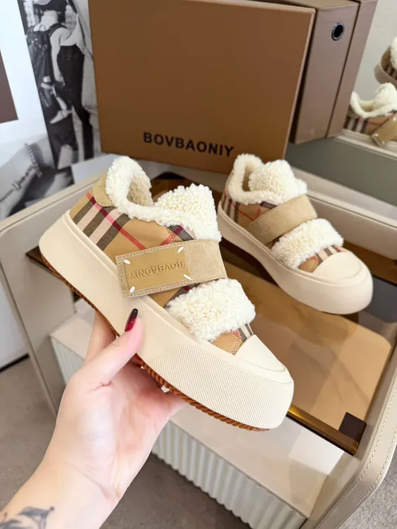 冬季新款魔术贴羊羔毛加厚保暖百搭板鞋休闲欧货版耐磨防滑保暖