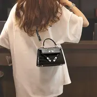 女包2025年夏季单肩包锁扣潮流凯莉包网红洋气时尚百搭黑色包包