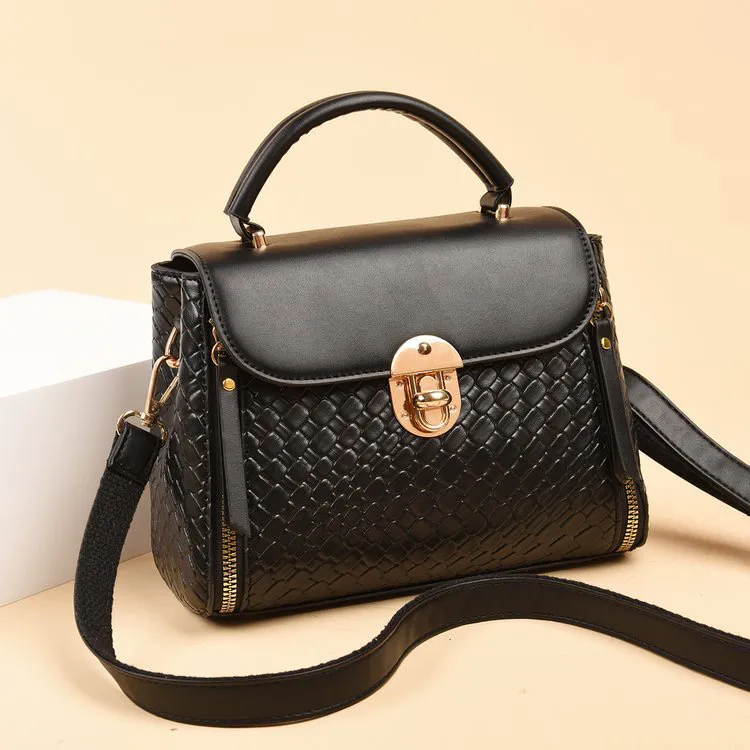 8338  轻奢百搭编织单肩斜挎包