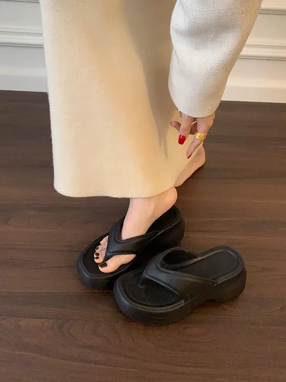 显瘦显高人字拖夹脚拖鞋松弛2025夏新款女鞋外穿沙滩鞋凉拖凉鞋女